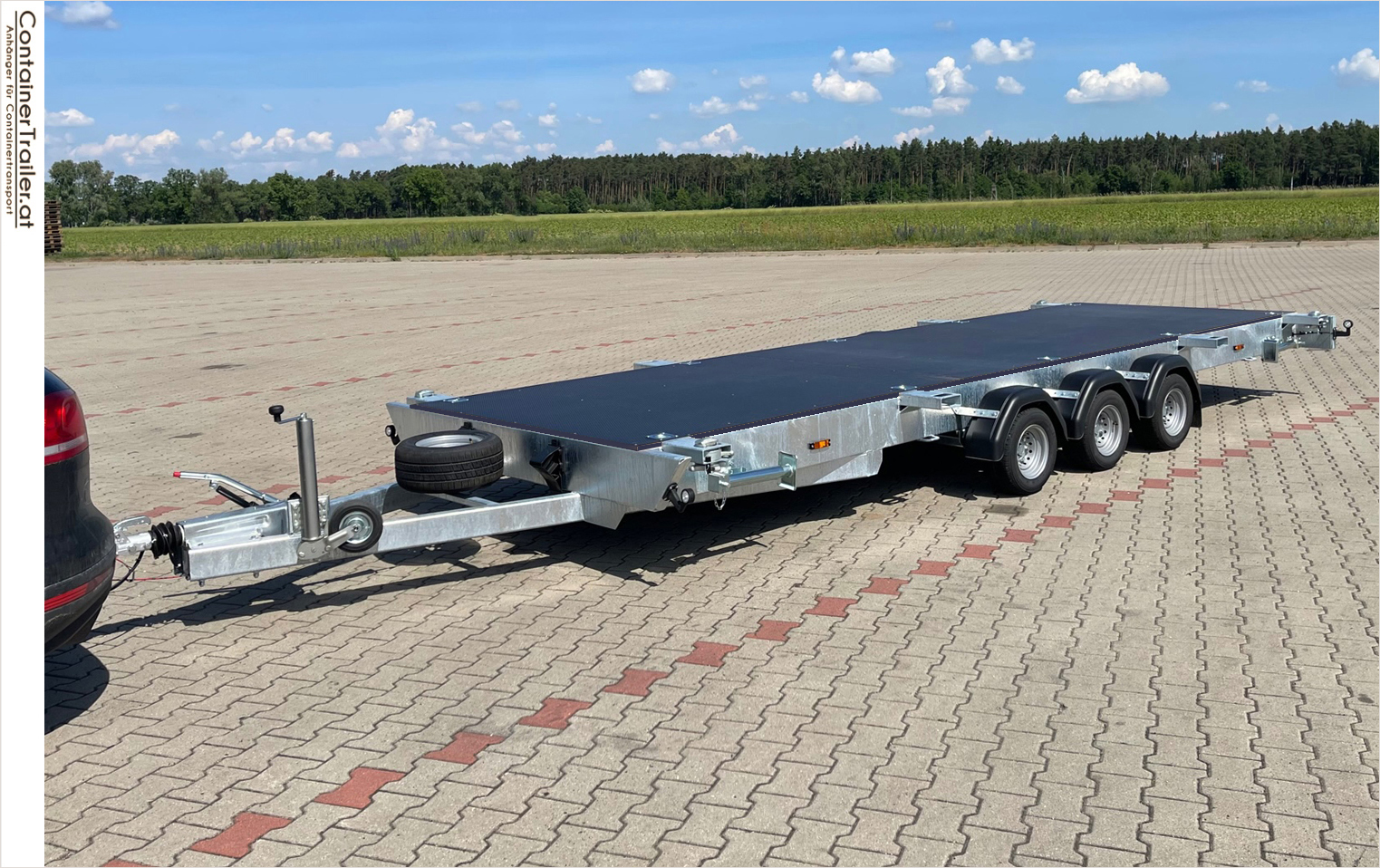 3 Achsen Containeranhaenger mit Bodenplatte